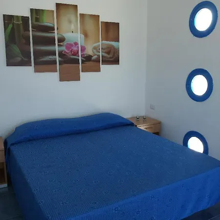 Riflesso Sul Mare 3* مارينا دي مانكافيسا