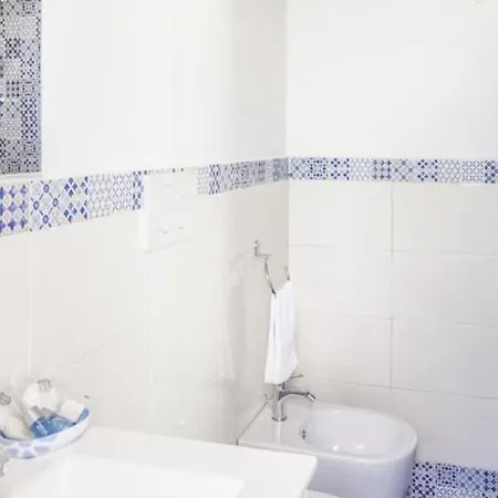 Riflesso Sul Mare مارينا دي مانكافيسا