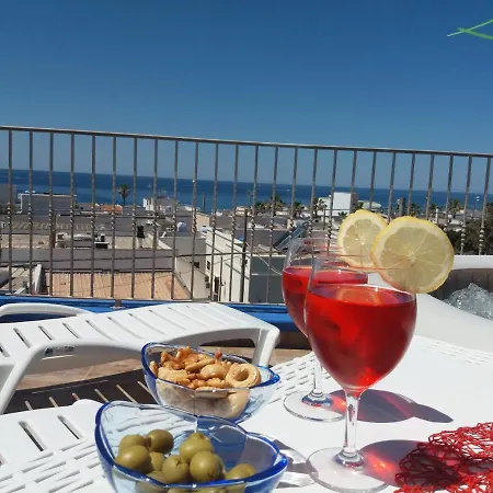 Riflesso Sul Mare アパートホテル 3*